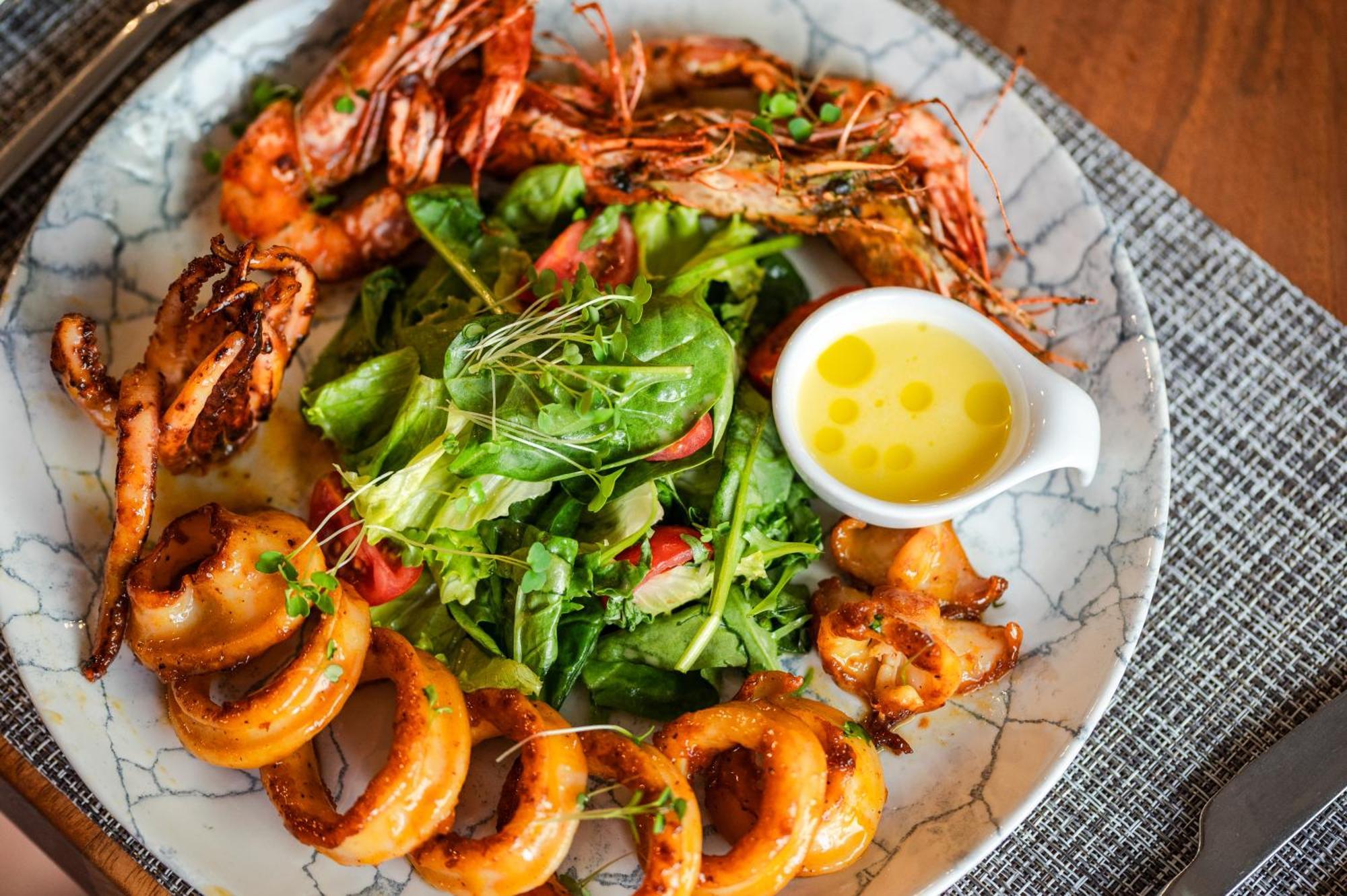 Sante Spa Hotel Velingrad Exterior foto A prawn salad